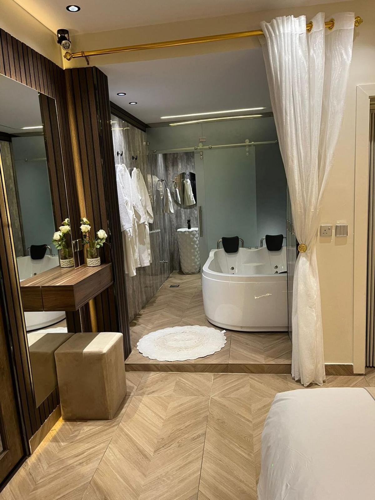 Nourth House Aparthotel Al Qurayyat Bagian luar foto